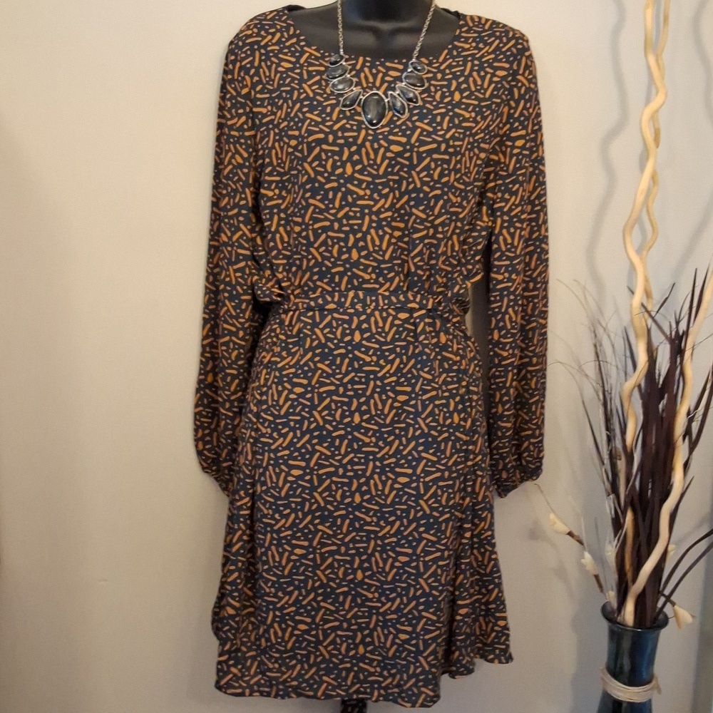 Kaileigh Geometric  Silky Nwot XL long sleeved Dress
